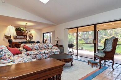 02_6572EPointePine_1_LivingRoom_FlexMLS8