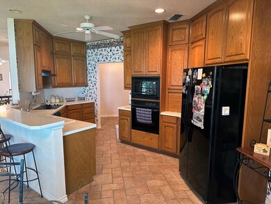 103 Hogan Dr, Gainesville, TX 76240 - photo 5