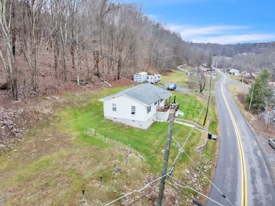 920 Twelvemile Rd, Princeton, WV 24739 - photo 2