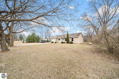 510 E Main St, Hale, MI 48739 - photo 6