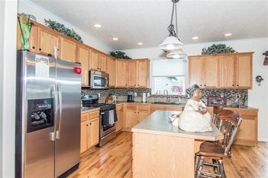 1619 NW Hemlock Ave, Redmond, OR 97756 - photo 4