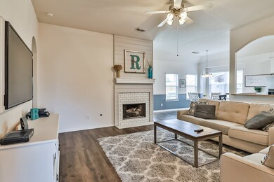 38311 E Sulphur Creek Dr, Magnolia, TX 77355 - photo 2