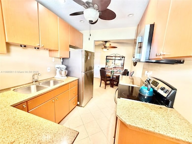 3600 Harrison St unit 16B, Hollywood, FL 33021 - photo 2
