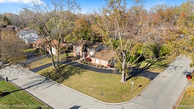 23500 Coventry Woods Ln, Southfield, MI 48034 - photo 5