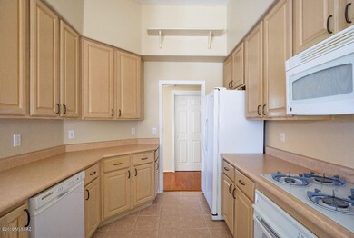 Lots of Kitchen Cabinets