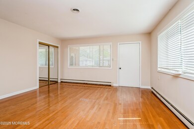 03_821JamaicaBlvd_10001_LivingRoom_HiRes