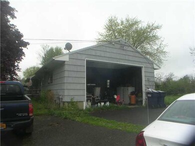 Parking Lot/Garage Two Car Attached Garage
