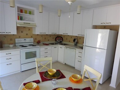 EAT-IN KITCHEN!