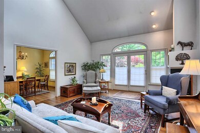 512 Bridgeview Dr, Lemoyne, PA 17043 - photo 4