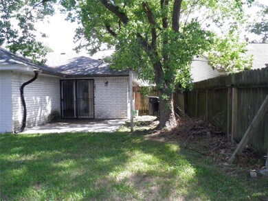 7202 Brook Stone Dr, Houston, TX 77040 - photo 5