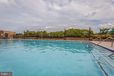 Skyline House unit 1512, Baileys Crossroads, VA 22041 - photo 6