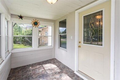 3948 40th St, Des Moines, IA 50310 - photo 6