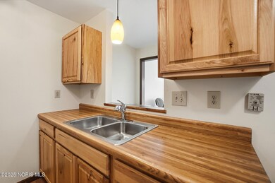 711 Hart Ave unit 713, Fostoria, OH 44830 - photo 5