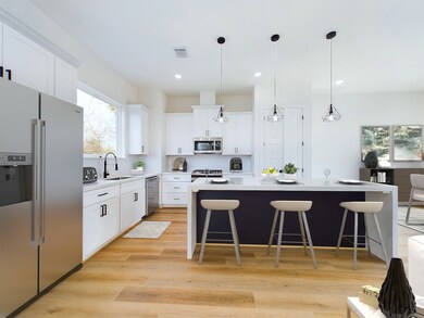 507 Weiss St, Houston, TX 77009 - photo 4