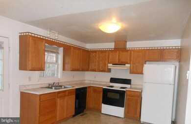 26254 Stonesiffer Ln, Unionville, VA 22567 - photo 2