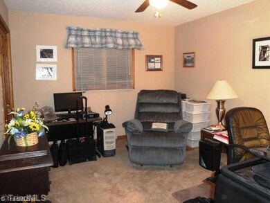 125 Marian Ln, Statesville, NC 28625 - photo 5