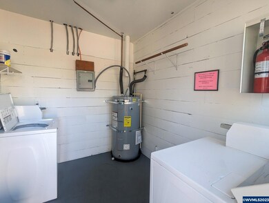 827 SW 11th Ave, Albany, OR 97321 - photo 6