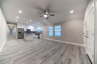 802 N Throckmorton St unit 802, Sherman, TX 75090 - photo 4