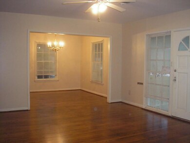 831 W 42nd St, Houston, TX 77018 - photo 4
