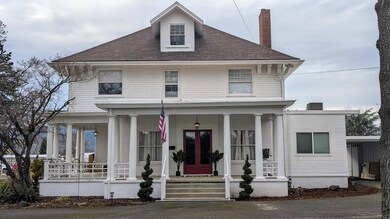 635 S 2nd St, Central Point, OR 97502 - photo 3