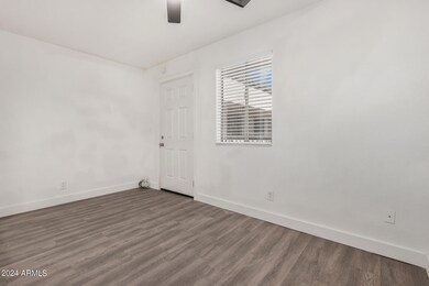 5 Living Room