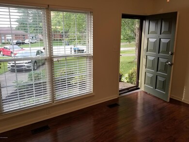 6808 Beackstone Ct, Louisville, KY 40228 - photo 5