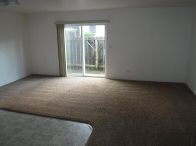 335 NE Cooper Dr, Grants Pass, OR 97526 - photo 5