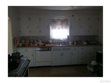 Kitchen. All white kitchen