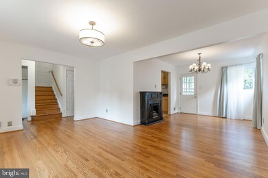 6014 Mustang Dr, Riverdale, MD 20737 - photo 5