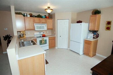 8126 Cypress Cir, Dexter, MI 48130 - photo 5