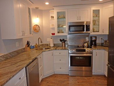 20 Ledgewood Hills Dr unit U202, Nashua, NH 03062 - photo 5