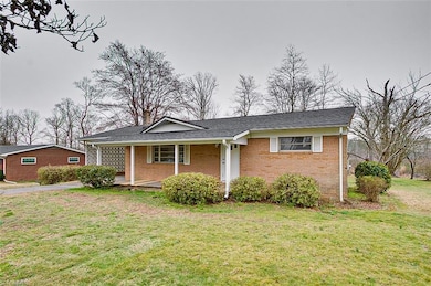 1165 Oakwood Acres Rd, Asheboro, NC 27205 - photo 2