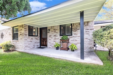 1507 Donovan St, Baytown, TX 77520 - photo 4