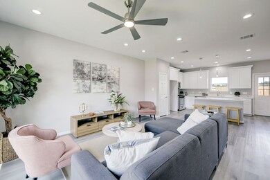 8106 James Franklin St, Houston, TX 77088 - photo 3