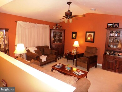 1306 Mallard Dr W, Chambersburg, PA 17202 - photo 4