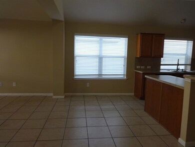 10807 Coral Garden Ln, Houston, TX 77075 - photo 4