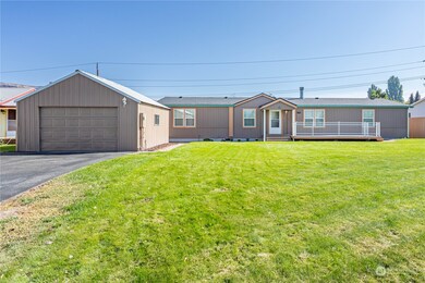 536 Newport Plaza, East Wenatchee, WA 98802 - photo 2