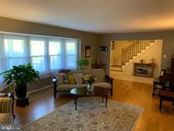 8702 Royal Ridge Ln, Laurel, MD 20708 - photo 5