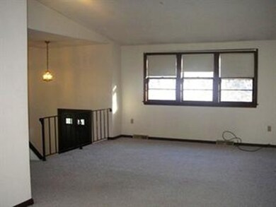 19 Winslow St, Shrewsbury, MA 01545 - photo 3