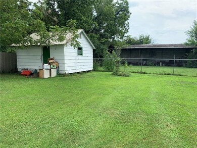 109 E Cleveland St, Prairie Grove, AR 72753 - photo 3