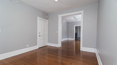 1148 W Addison St unit 2, Chicago, IL 60613 - photo 6