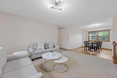 4114 Wedgewood Dr NE, Cedar Rapids, IA 52402 - photo 3