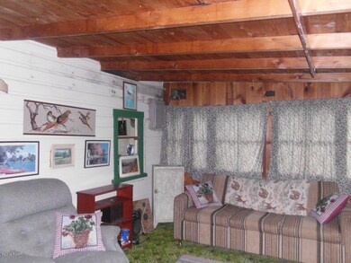 157 Pecks Pond Rd, Dingmans Ferry, PA 18328 - photo 6