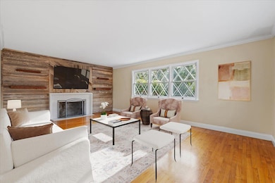 Living Rm Staged
