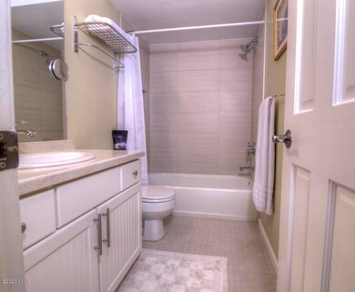 Deer Blvd guest bath