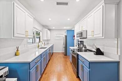 unlisted-address, Sarasota, FL 34239 - photo 2