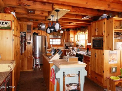 805 Blackbirch Ct, Hawley, PA 18428 - photo 2