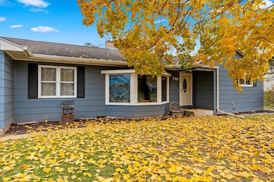 716 Meadow Ln, Manawa, WI 54949 - photo 3