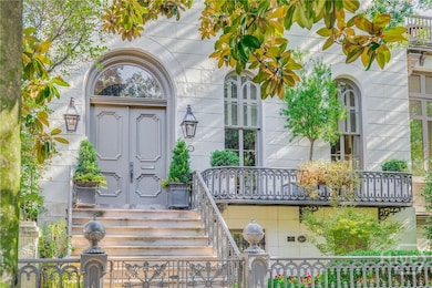 20 W Gaston St, Savannah, GA 31401 - photo 3