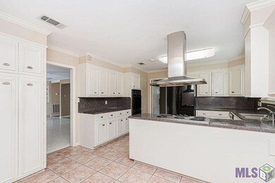 5633 Sandalwood Dr, Baton Rouge, LA 70806 - photo 4
